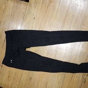 Under Armour fitted black sz M coldgear